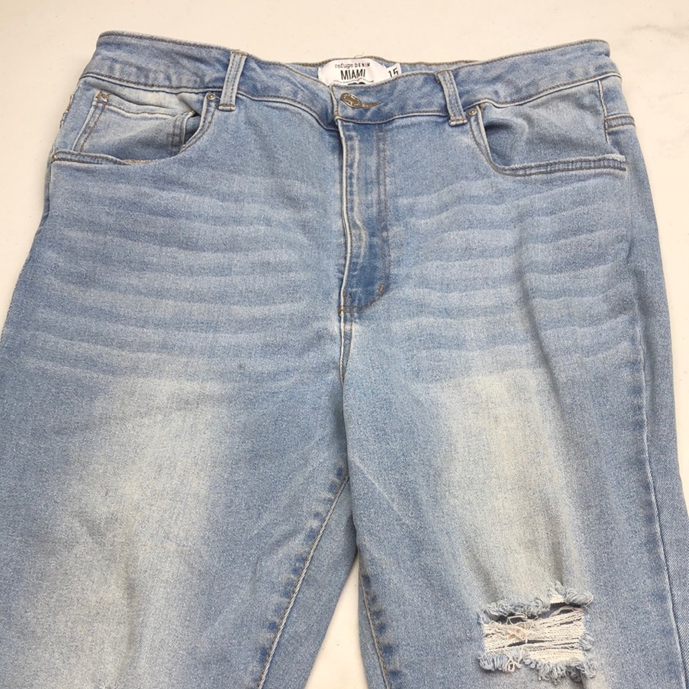 Casual Blue Jeans with Faded Distressing